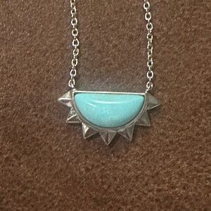 ✨ Kendra Scott Sienna Silver Half Sun Necklace – Light Blue Magnesite ✨